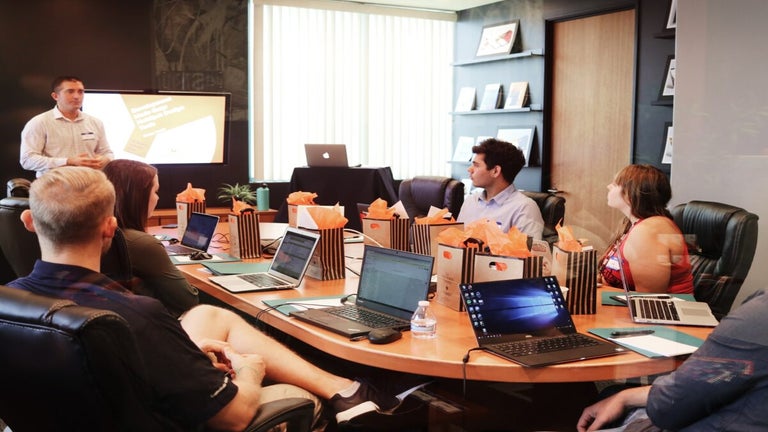 Cómo crear una reunión en Zoom